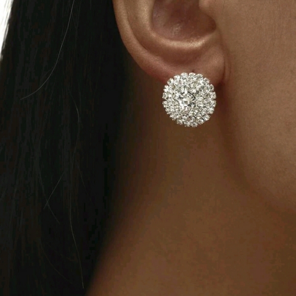 Jewelry - New Rhinestone Stud Earrings